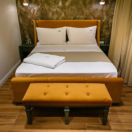 Vecchia Boutique Hotel *