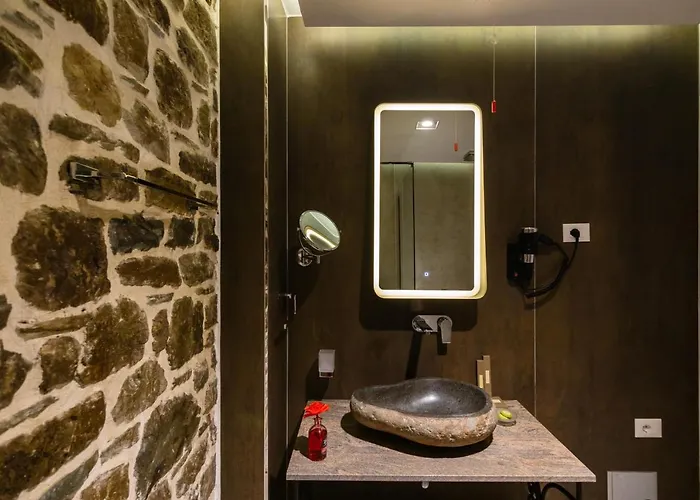 Vecchia Boutique Hotel *