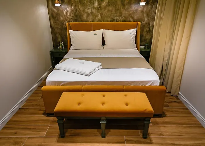 Vecchia Boutique Hotel *