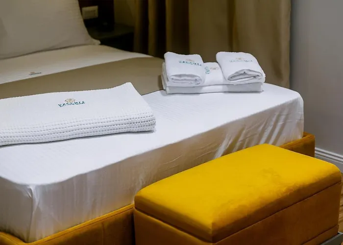 Vecchia Boutique Hotel *