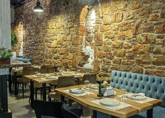 Vecchia Boutique Hotel *